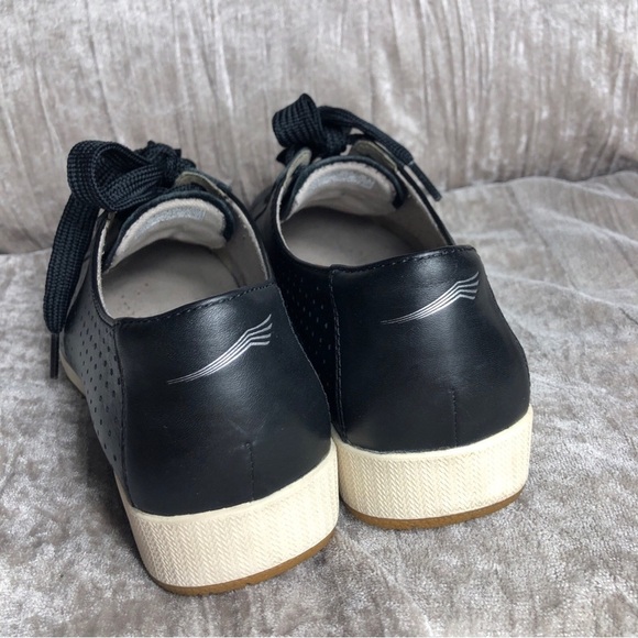 Dansko Shoes Orli Sneakers Lace Up 4711020302 Black Leather Casual Womens 41 EUC - Picture 7 of 16
